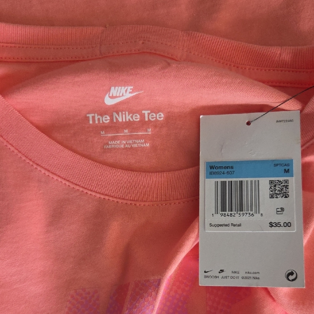 NWT Womens Cropped Nike Logo Tee Size M - Picture 3 of 3